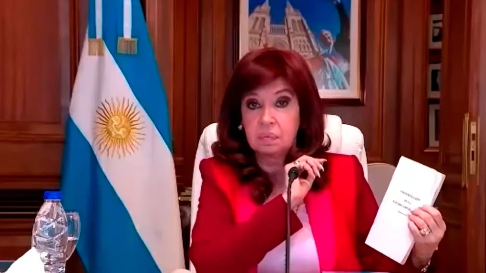 Cristina Kirchner subió a YouTube el alegato de su abogado en la causa Vialidad dividido en 12 capítulos y 31 cortes de video